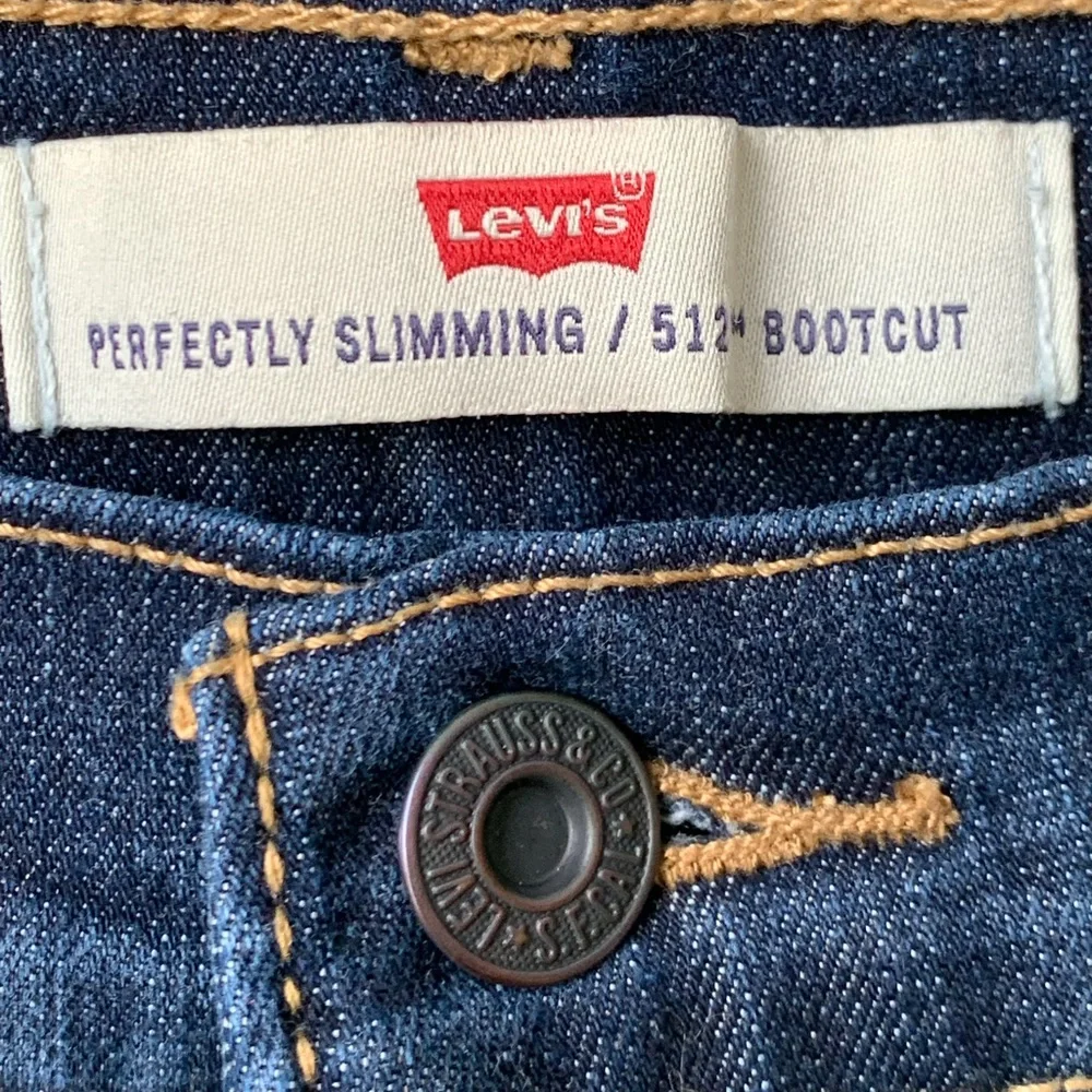 Levis waist rise